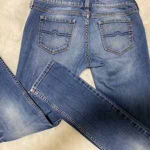 Super Skinny Light Wash Jeans. Average Size 5